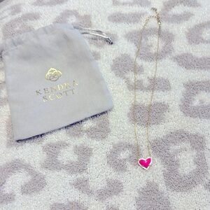 Kendra Scott Barbie Pink Heart necklace